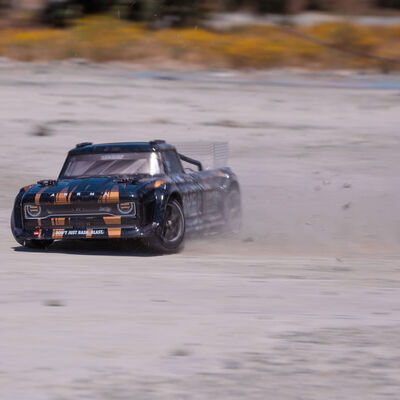 1/8 INFRACTION 3S 4X4 RTR Brushless All-Road Street Bash, Black/Gold 1/8 INFRACTION 3S 4X4 RTR Brushless All-Road Street Bash, Black/Gold