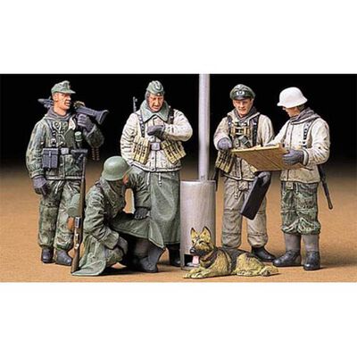 1/35 German Soldier Field Brief 1/35 German Soldier Field Brief